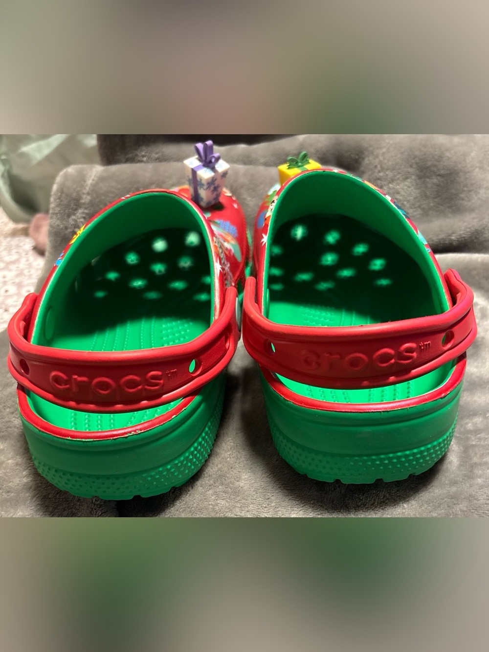 Disney Parks Mickey &Friends 2023 Christmas Holiday Classic Clogs W7/ M5 - Picture 10 of 11